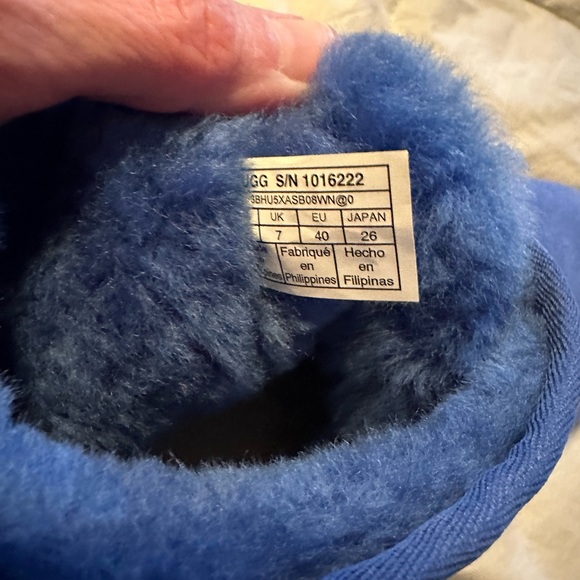 Royal Blue Shearling Short Boot UGG size 9 - Picture 4 of 5